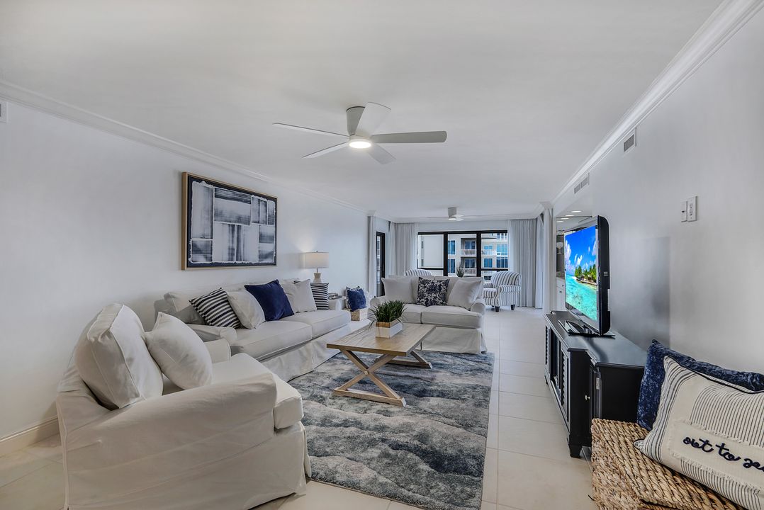 4451 Gulf Shore Blvd N #1605, Naples, FL 34103