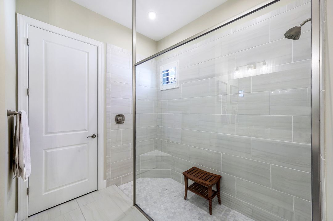 8880 Scarlotti Pl, Naples, FL 34119