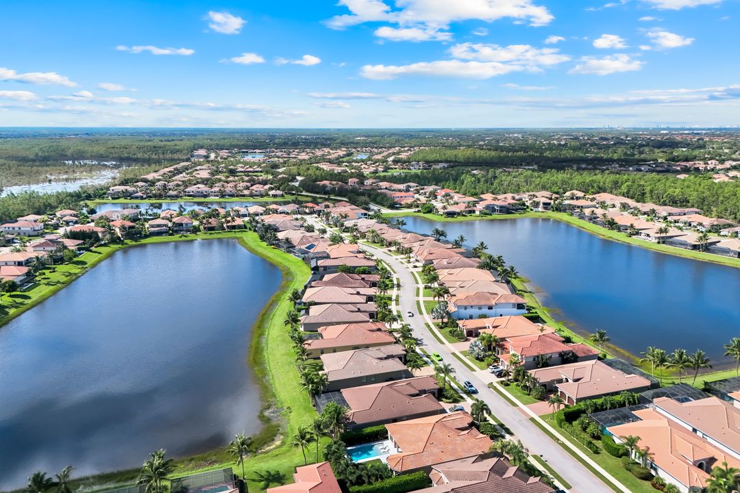 2704 Crystal Way, Naples, FL 34119