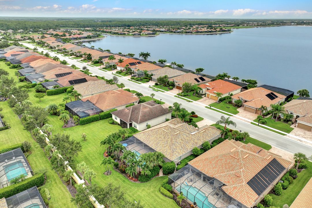 9314 Quarry Dr, Naples, FL 34120