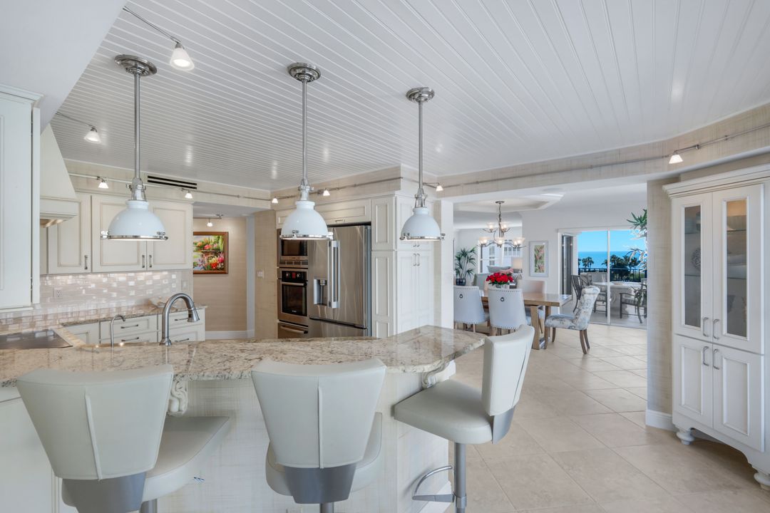 4451 Gulf Shore Blvd N #501, Naples, FL 34103