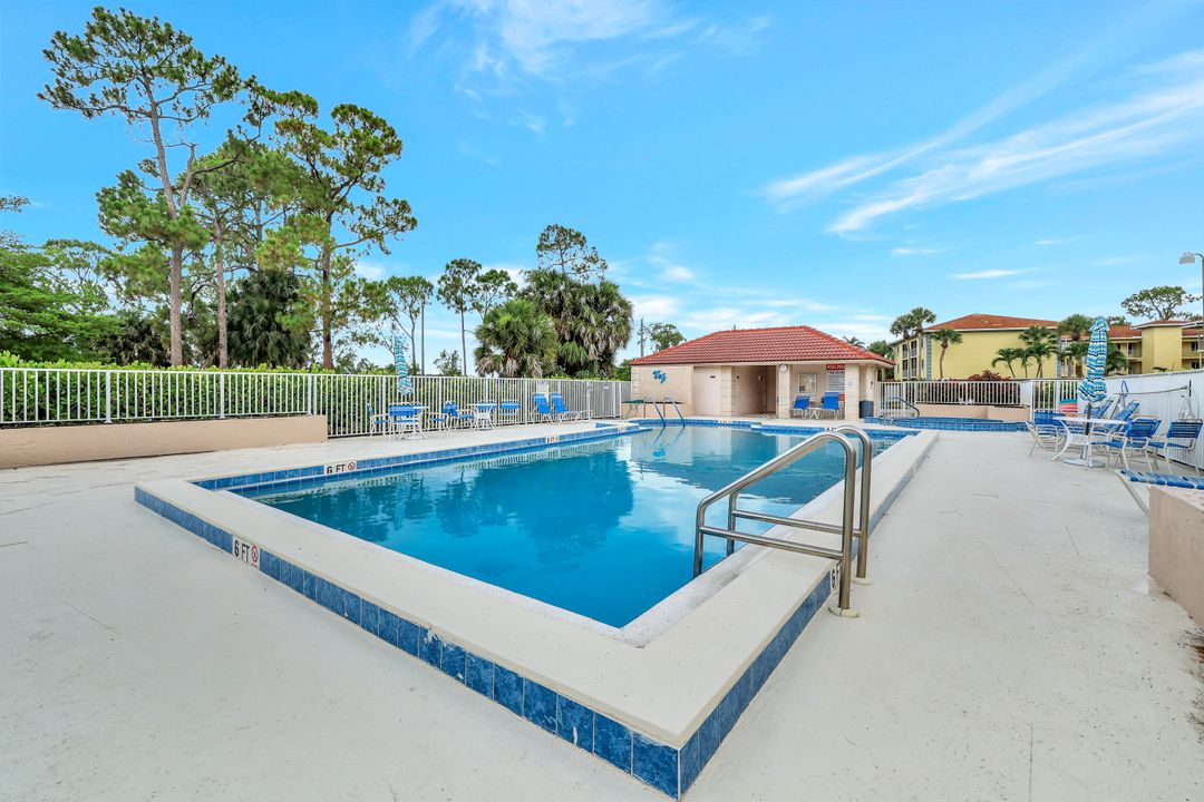 1051 Foxfire Ln #309, Naples, FL 34104