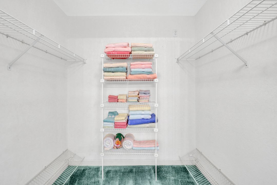 2372 Hidden Lake Dr #08, Naples, FL 34112