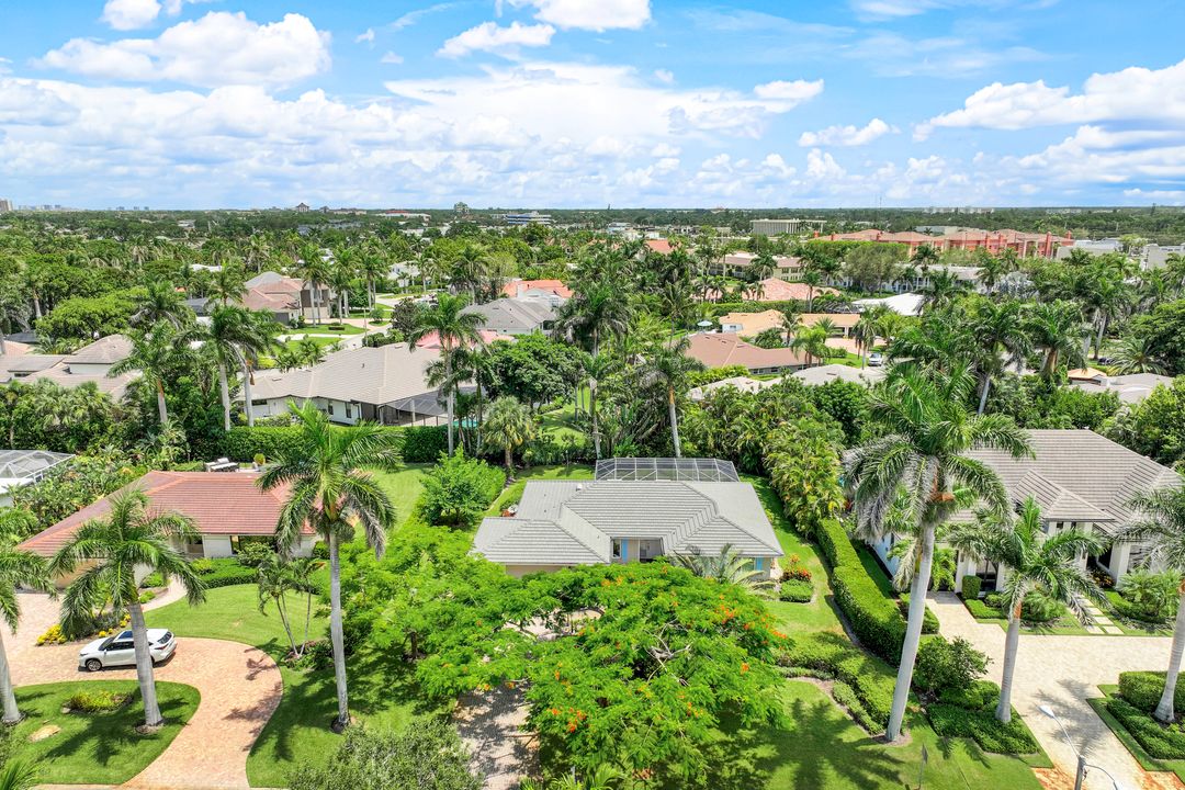 727 Park Shore Dr, Naples, FL 34103