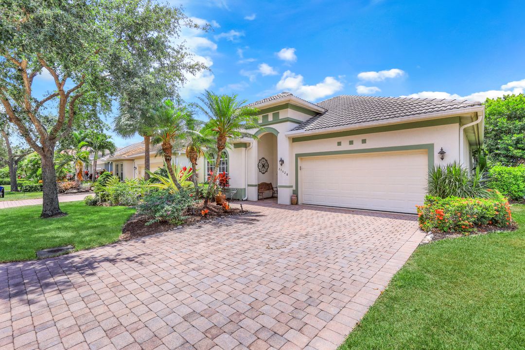 23628 Via Carino Ln, Bonita Springs, FL 34135