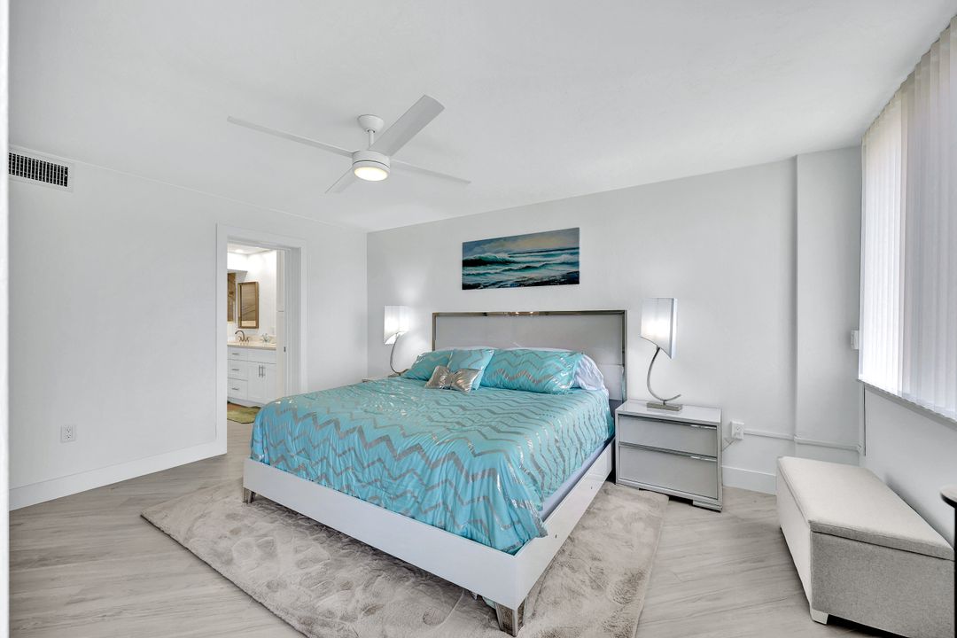 11118 Gulf Shore Dr #302, Naples, FL 34108