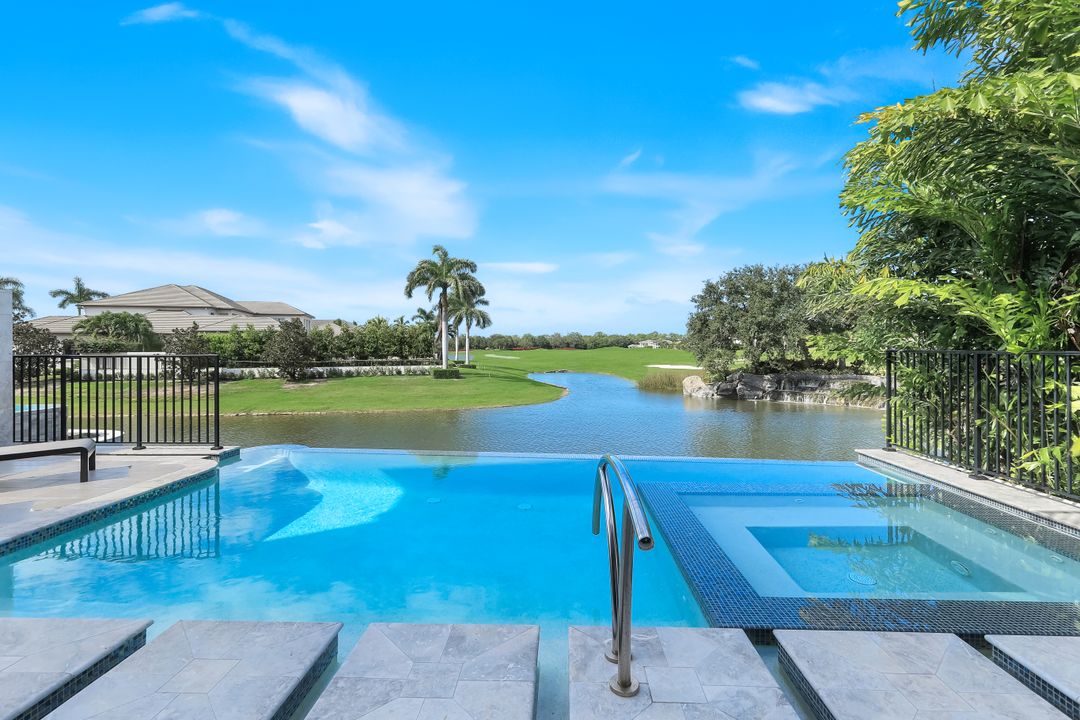 16647 Isola Bella Ln, Naples, FL 34110