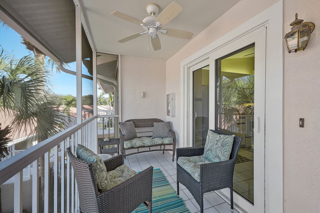 2305 Hidden Lake Dr #3704, Naples, FL 34112