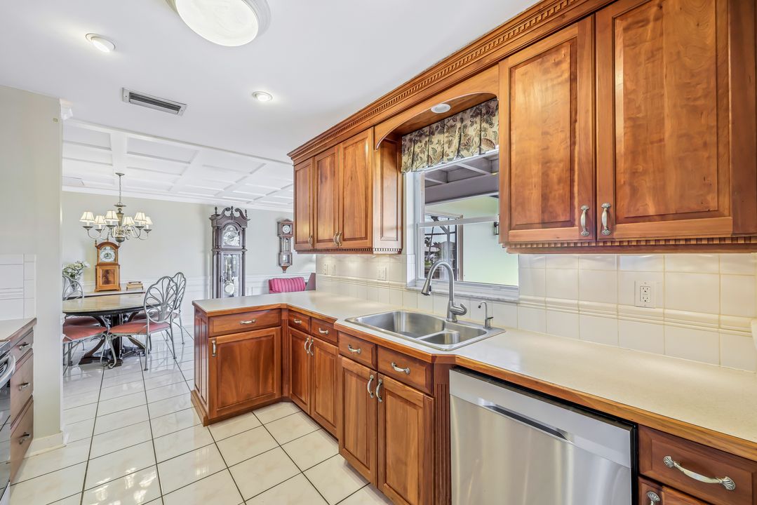 3117 SE 19th Ave, Cape Coral, FL 33904