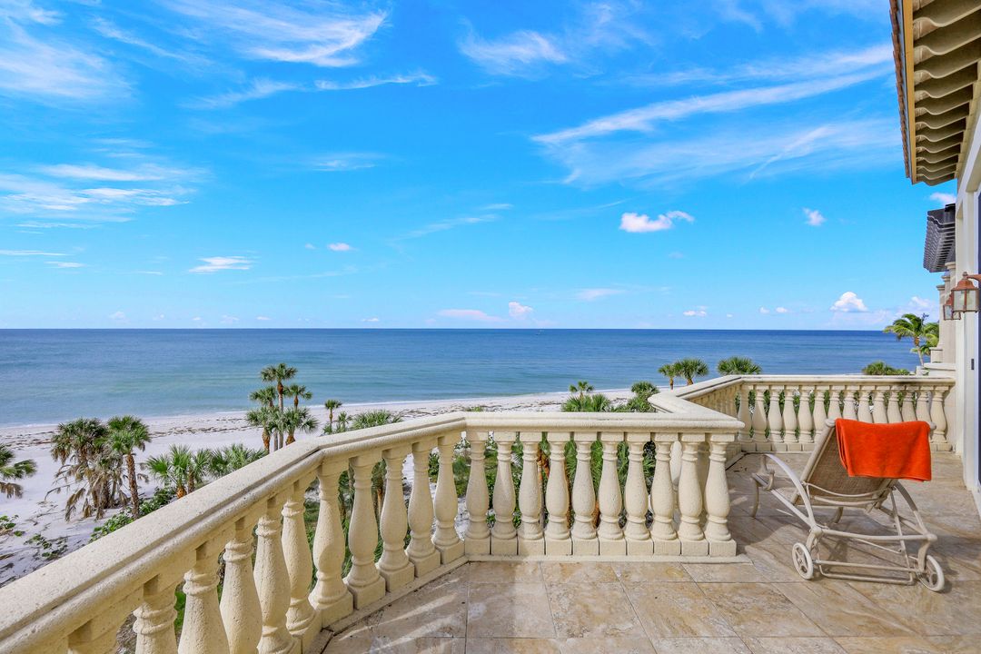 7425 Bay Colony Dr, Naples, FL 34108