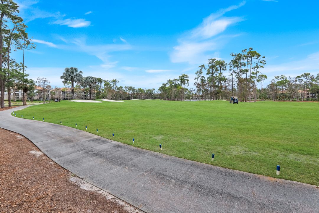 8231 Parkstone Pl #301, Naples, FL 34120