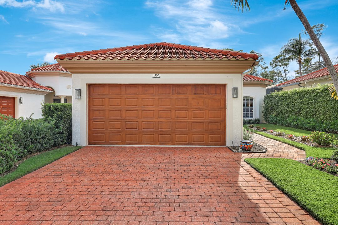 1282 Via Portofino, Naples, FL 34108