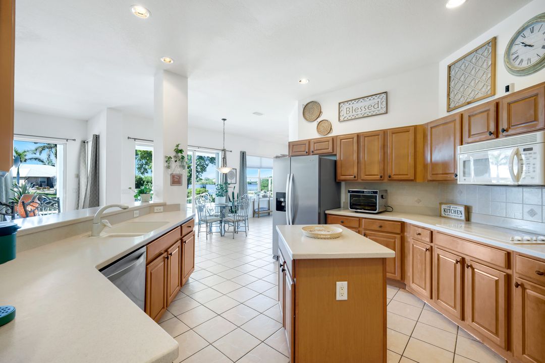 1206 NW 18th Terrace, Cape Coral, FL 33993