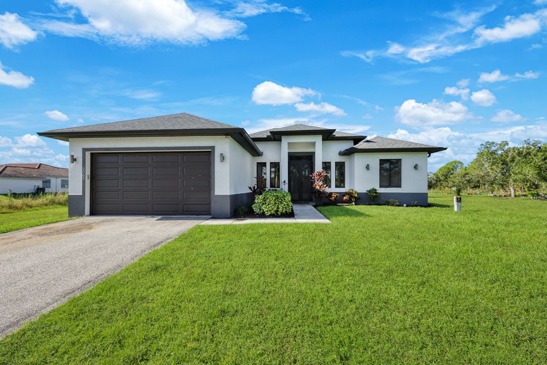 3362 56th Ave NE, Naples, FL 34120