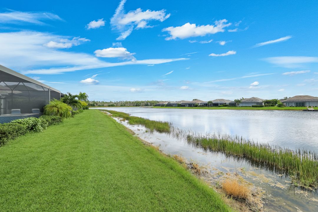 14386 Laguna Spgs Ln, Naples, FL 34114