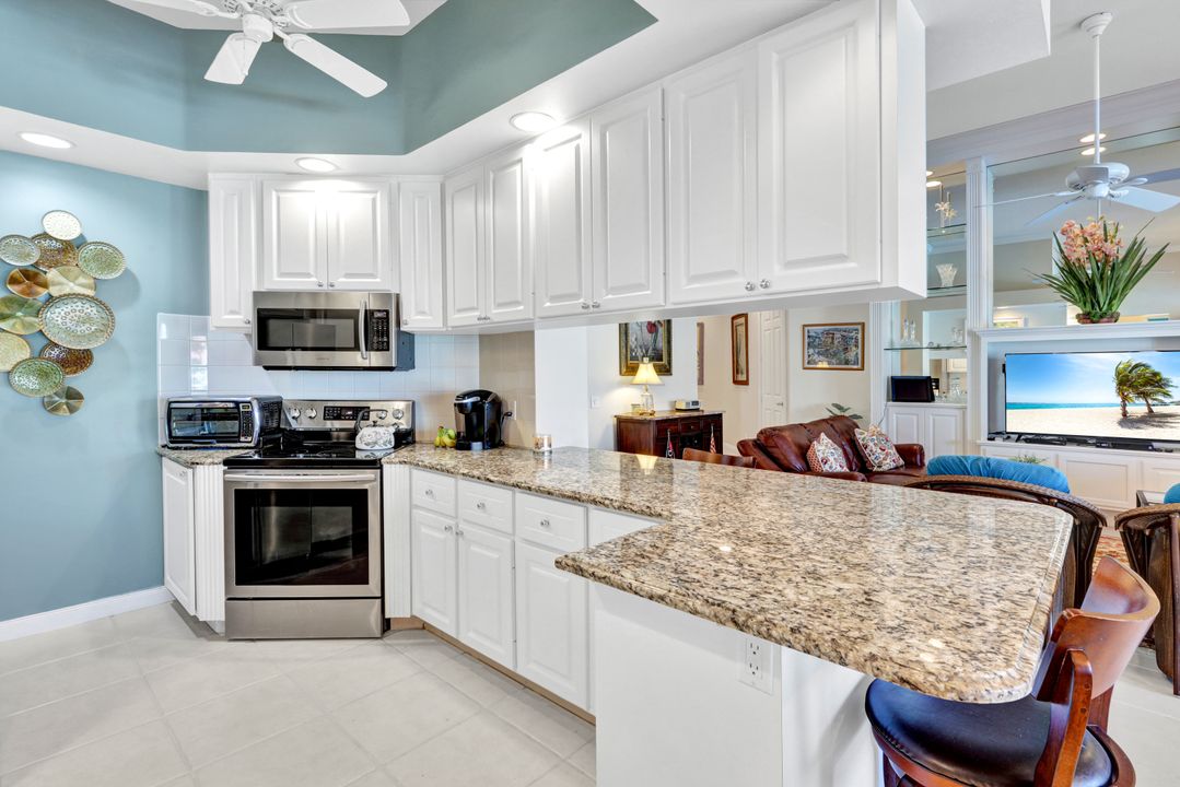 4313 Queen Elizabeth Way, Naples, FL 34119