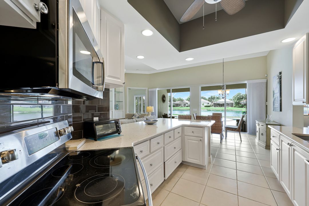 3964 Upolo Ln, Naples, FL 34119