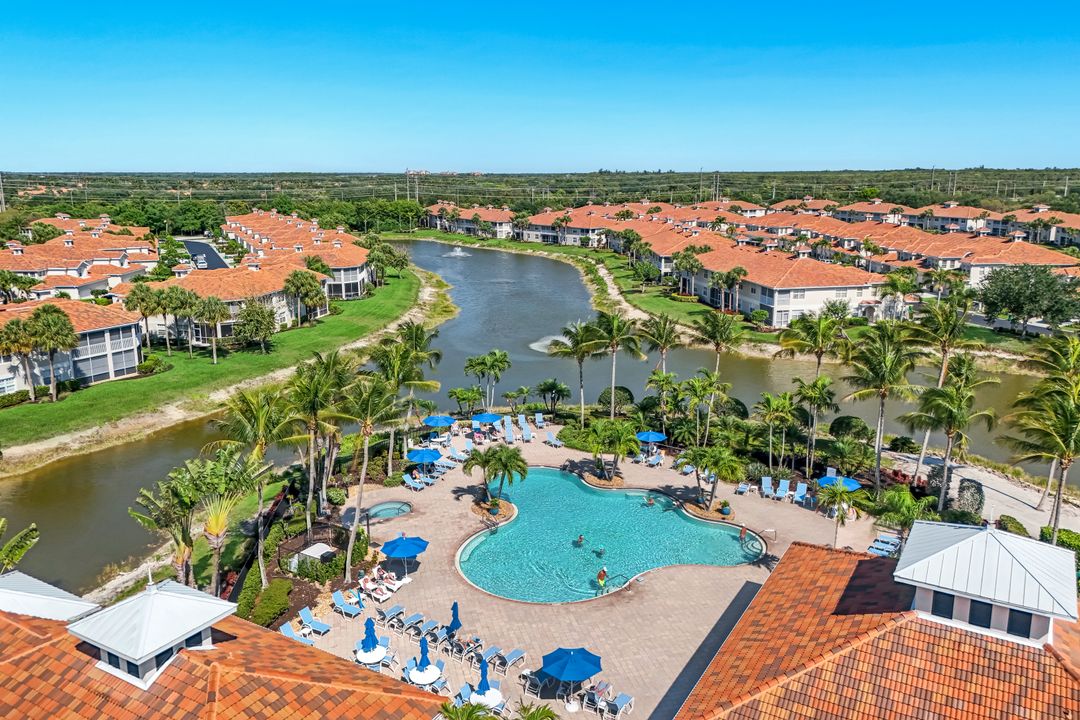 3232 Sundance Cir, Naples, FL 34109
