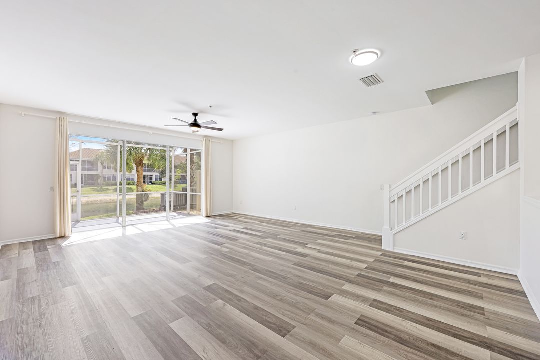 1152 Oxford Ln, Naples, FL 34105