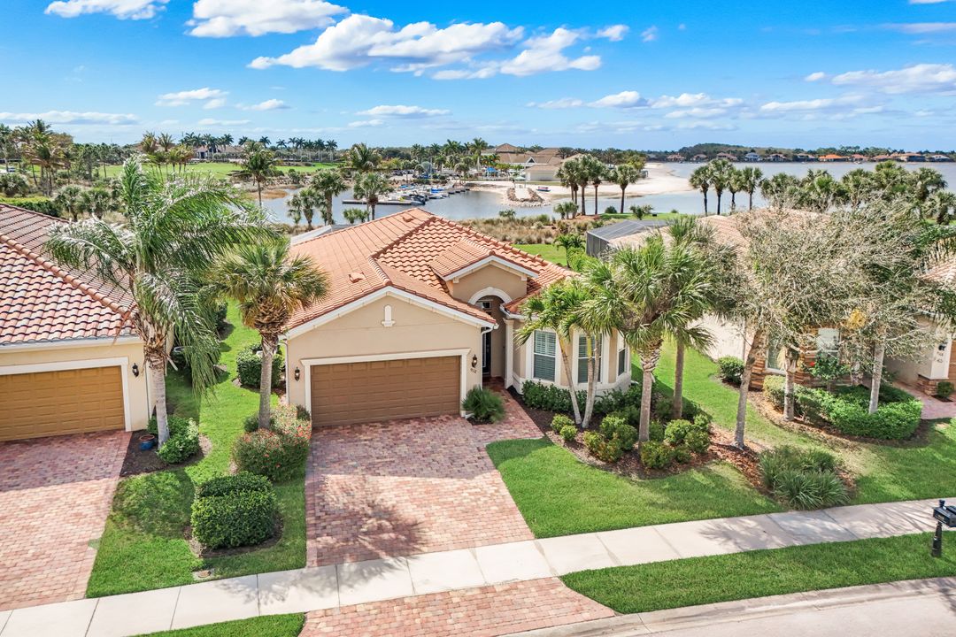 9112 Siesta Bay Dr, Naples, FL 34120