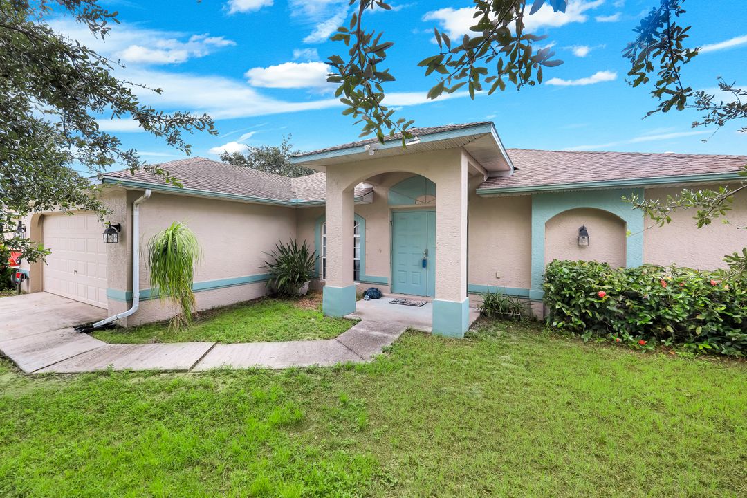 410 SW 7th Ct, Cape Coral, FL 33991