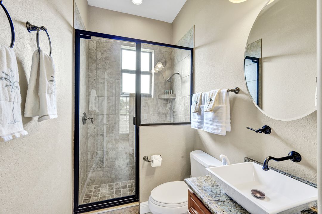 2033 SE 7th St, Cape Coral, FL 33990