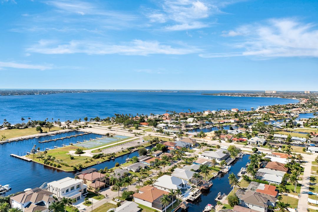 1110 Lenox Ct, Cape Coral, FL 33904