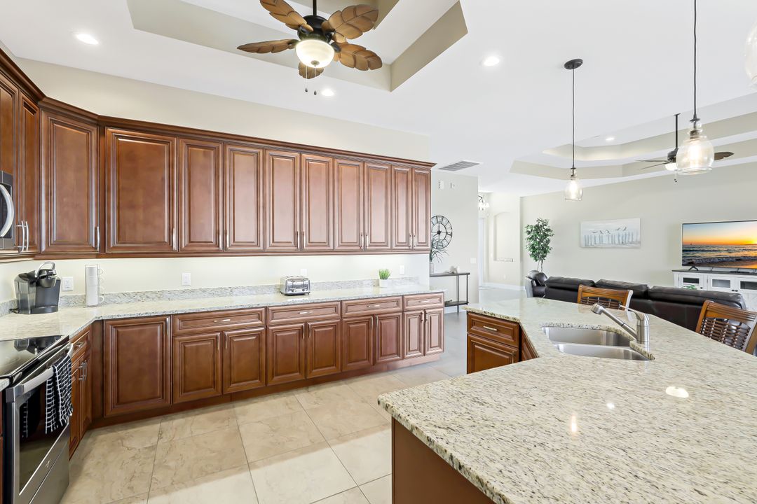 4208 NW 39th Ln, Cape Coral, FL 33993