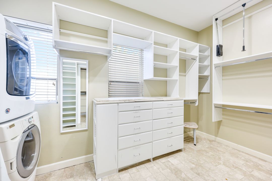 9976 Puopolo Ln, Bonita Springs, FL 34135