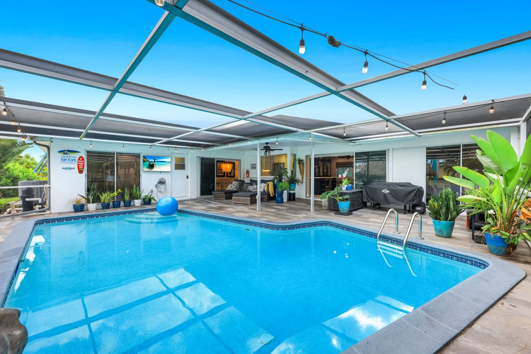 419 Pinecrest Ct, Cape Coral, FL 33904