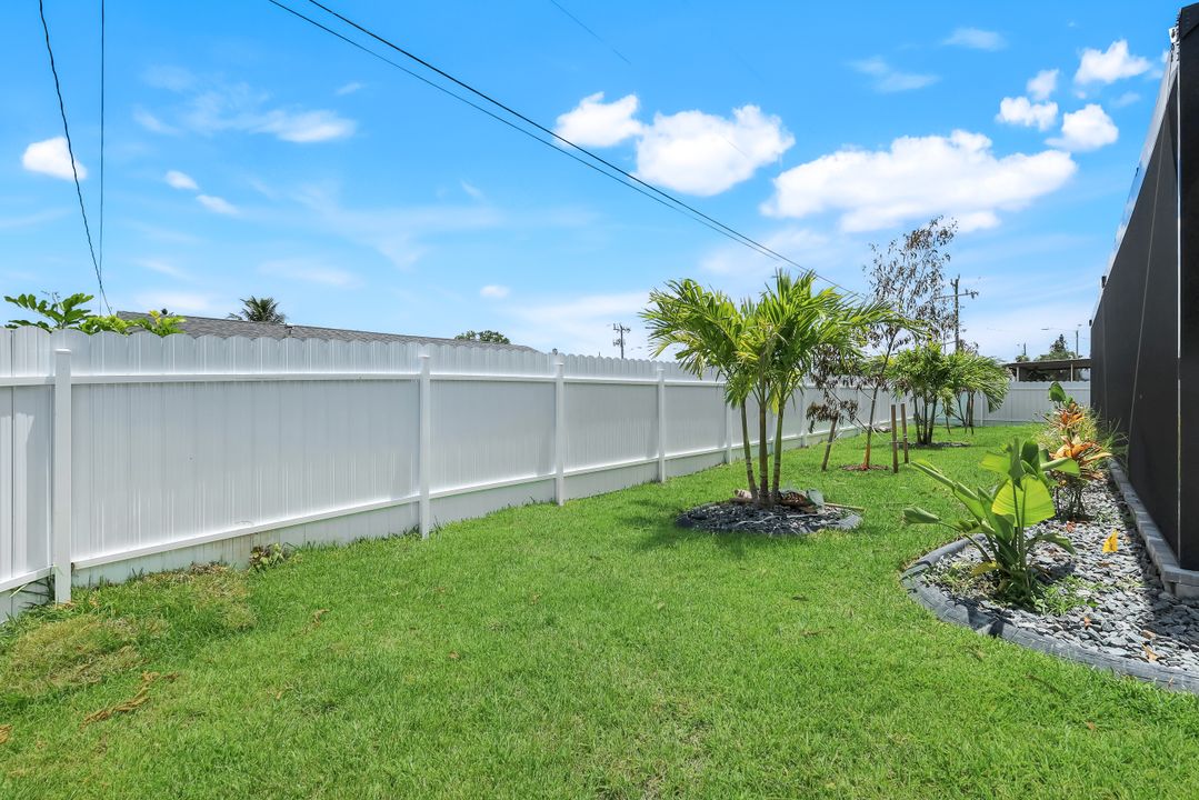 405 Mohawk Pkwy, Cape Coral, FL 33914
