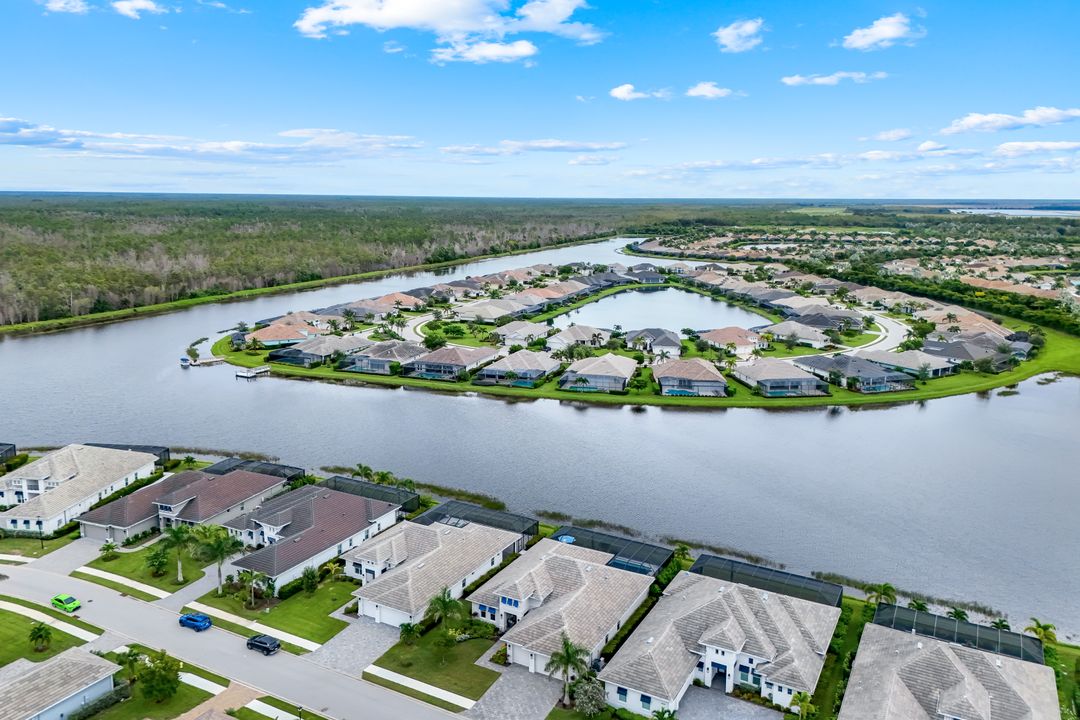 14386 Laguna Spgs Ln, Naples, FL 34114
