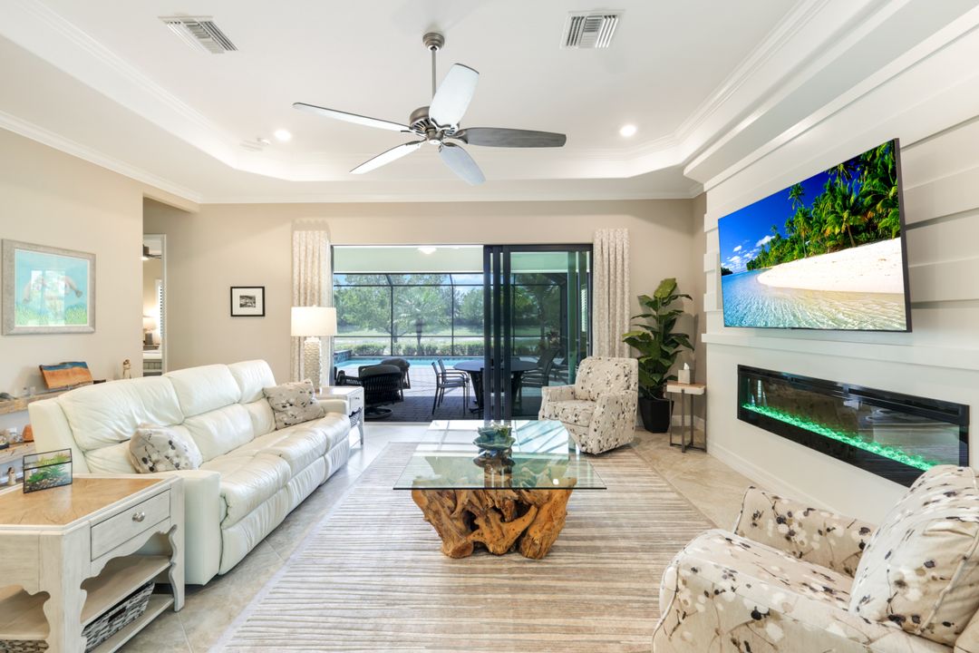 1839 Mustique St, Naples, FL 34120