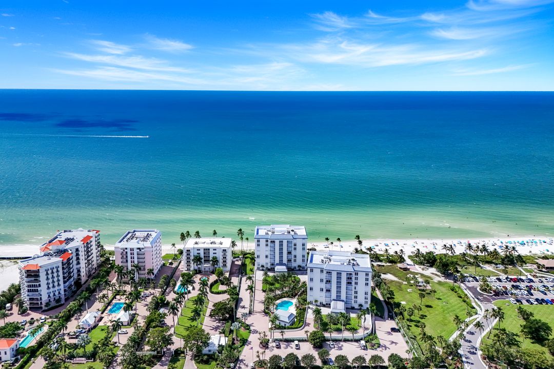 1285 Gulf Shore Blvd N #3B, Naples, FL 34102