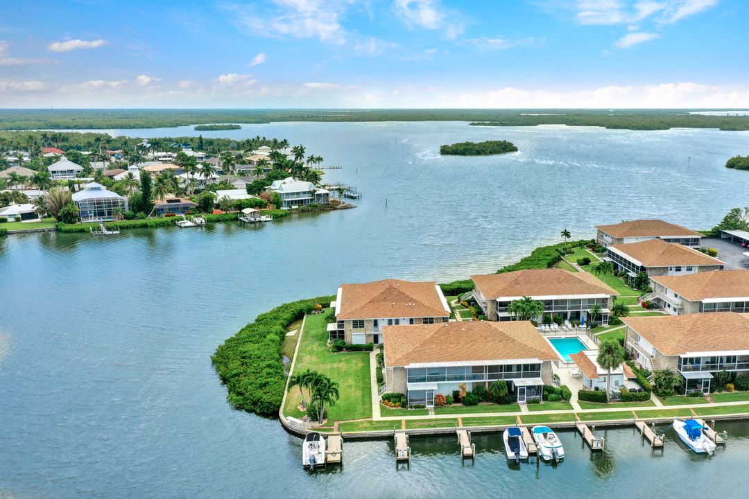 330 Kon Tiki Dr #D-1, Naples, FL 34113