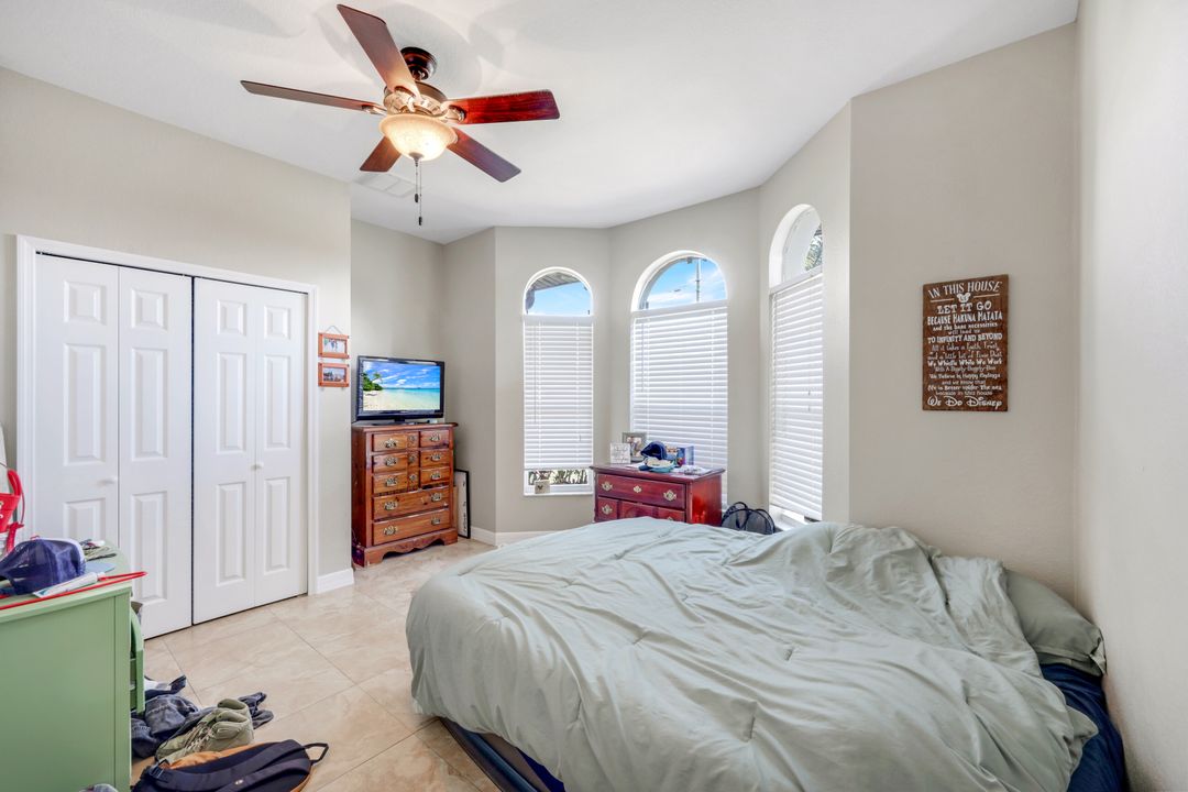 1302 SW 20th St, Cape Coral, FL 33991
