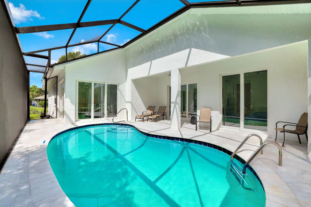2515 Royal Palm Ct, Naples, FL 34103