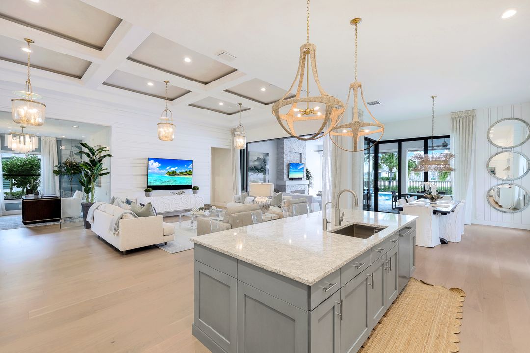 10461 Trevi Isle Wy, Miromar Lakes, FL 33913