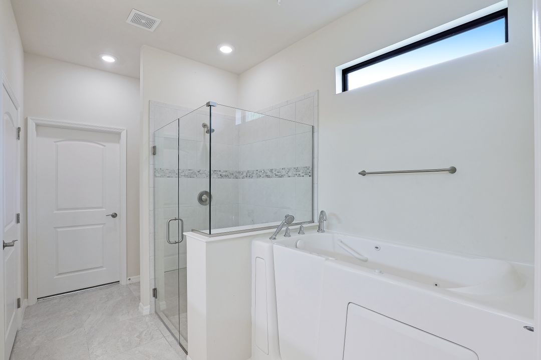 7266 Wilton Dr N, Naples, FL 34109