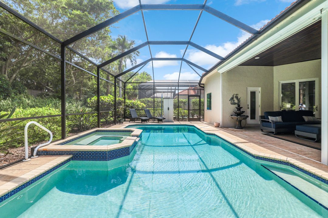 8844 Ventura Way, Naples, FL 34109