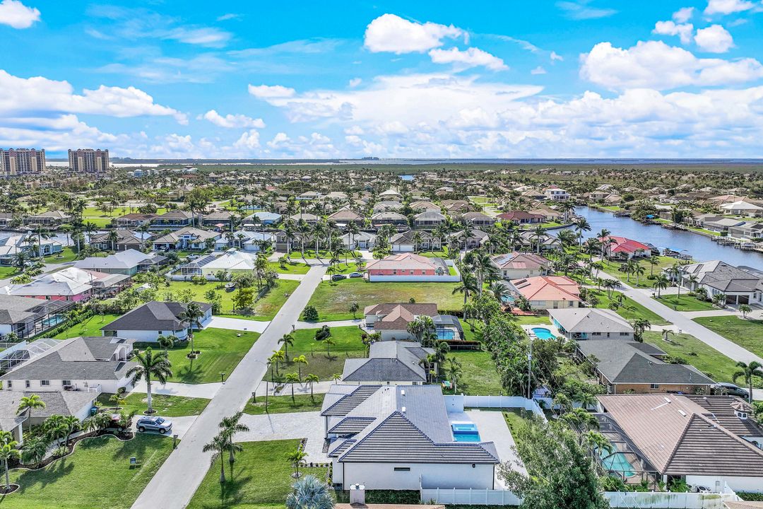 5240 SW 19th Pl, Cape Coral, FL 33914