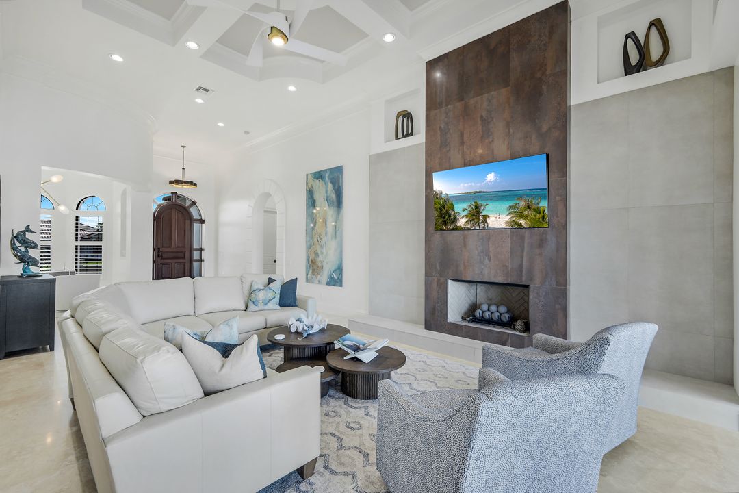 5743 SW 9th Ct, Cape Coral, FL 33914