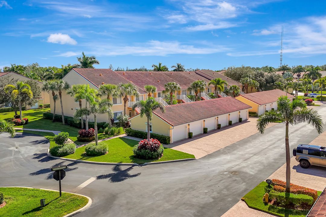 2395 Bayou Ln #01, Naples, FL 34112