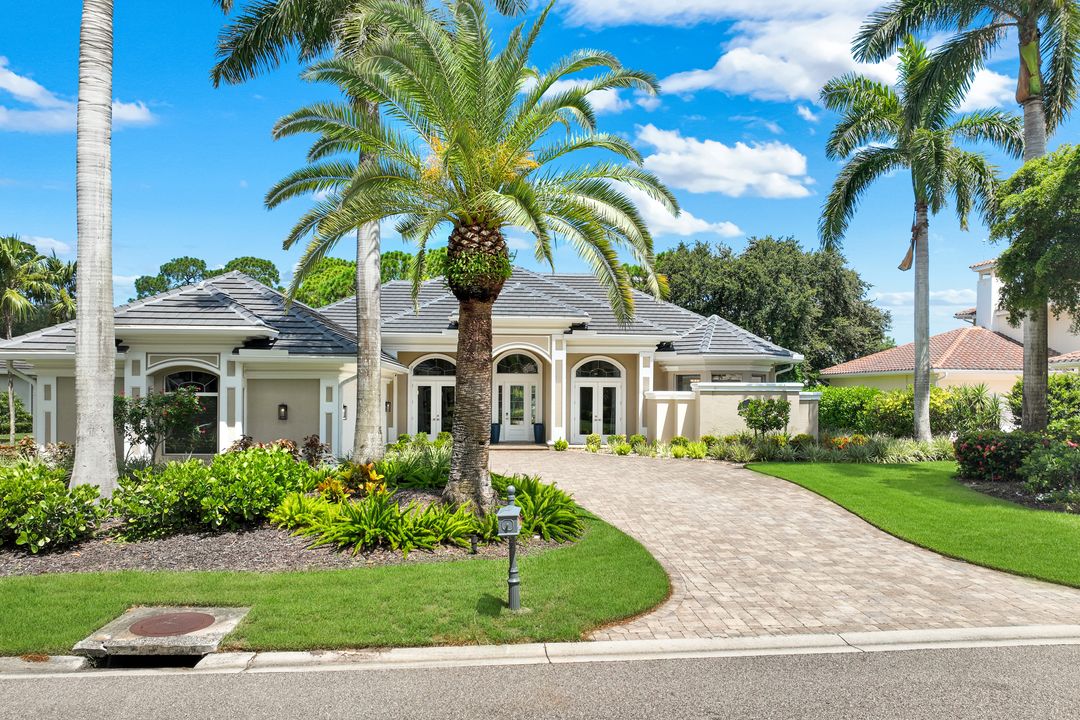 260 Cheshire Way, Naples, FL 34110