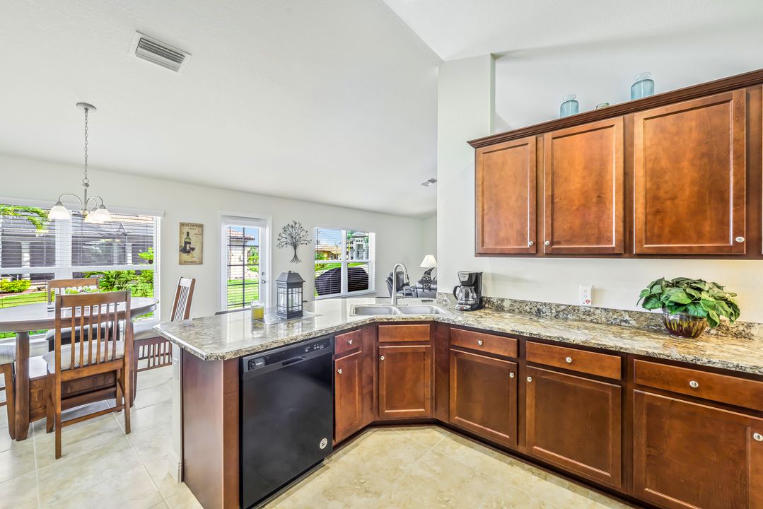2801 SW 35th St, Cape Coral, FL 33914