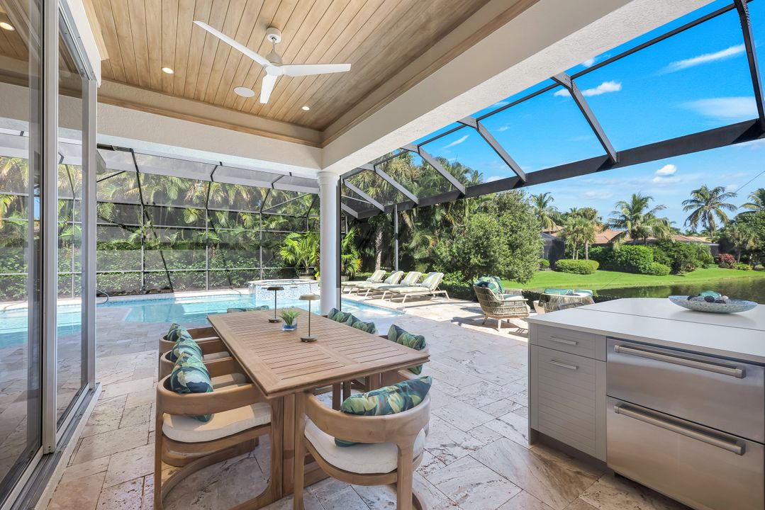8871 Shenendoah Cir, Naples, FL 34113