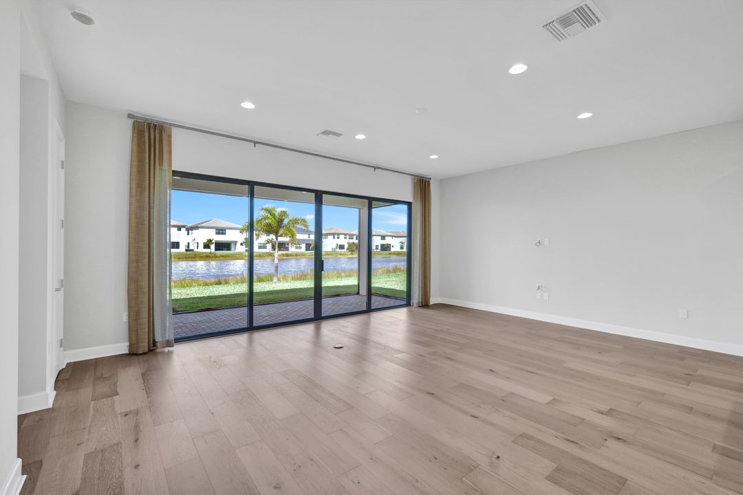 12704 Caballo Ct, Estero, FL 33928