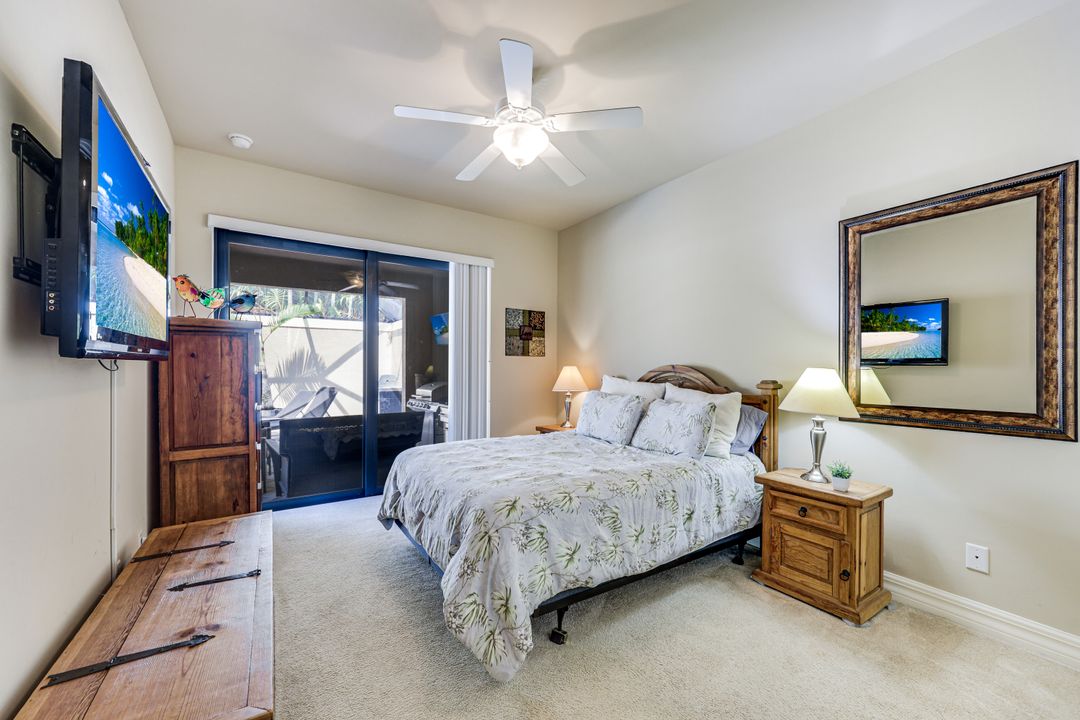 1221 Briarwood Ct, Naples, FL 34104