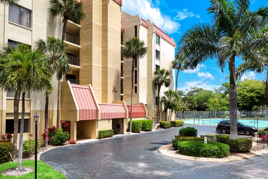 7119 Lakeridge View Court #302, Fort Myers, FL 33907