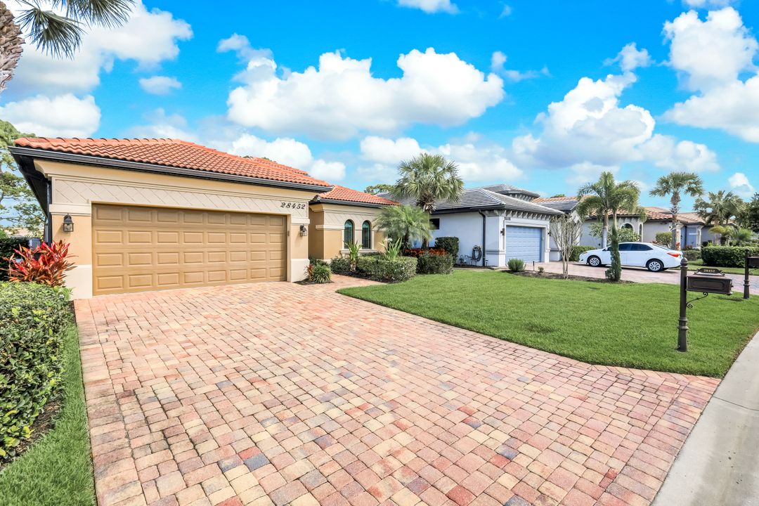 28452 San Amaro Dr, Bonita Springs, FL 34135